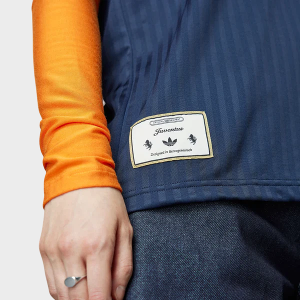 Camisa Juventus Terrace Icons 25/26 - Adidas - Azul