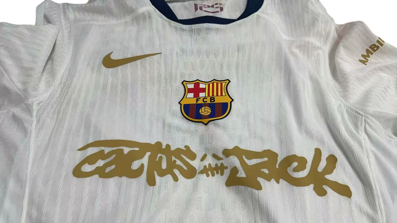 Camisa Barcelona x Travis Scott 24/25 - Torcedor Masculino - Branca